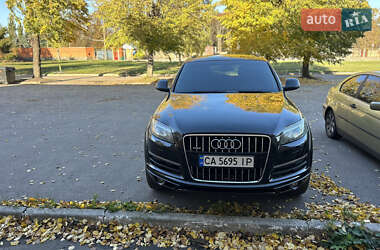 Позашляховик / Кросовер Audi Q7 2015 в 
