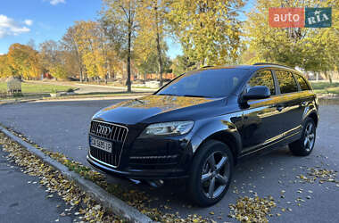 Позашляховик / Кросовер Audi Q7 2015 в 