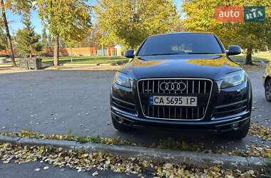 Позашляховик / Кросовер Audi Q7 2015 в 