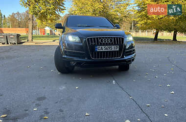 Позашляховик / Кросовер Audi Q7 2015 в 