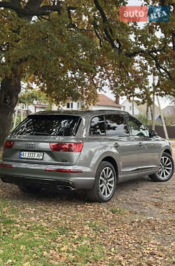 Позашляховик / Кросовер Audi Q7 2017 в 