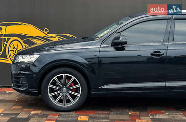 Позашляховик / Кросовер Audi Q7 2017 в 