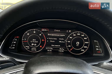 Позашляховик / Кросовер Audi Q7 2017 в 