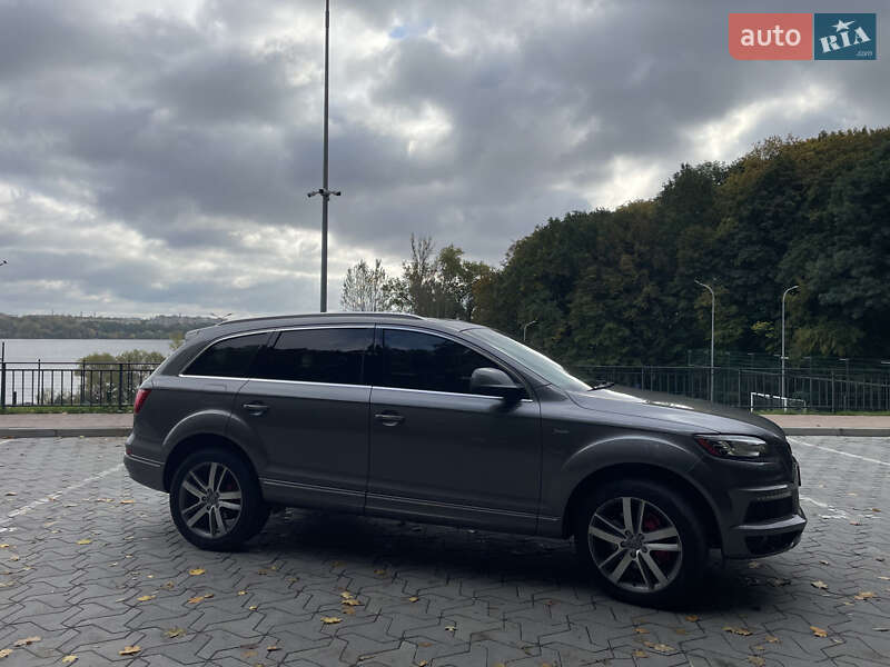 Позашляховик / Кросовер Audi Q7 2015 в Києві