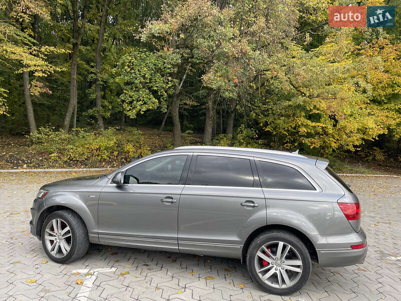 Позашляховик / Кросовер Audi Q7 2015 в Києві