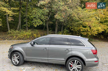 Позашляховик / Кросовер Audi Q7 2015 в 
