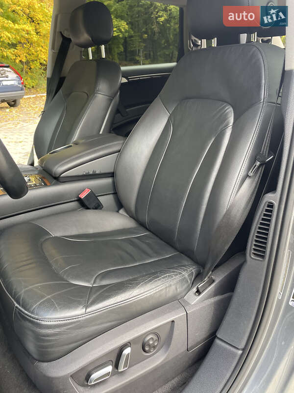 Позашляховик / Кросовер Audi Q7 2015 в Києві