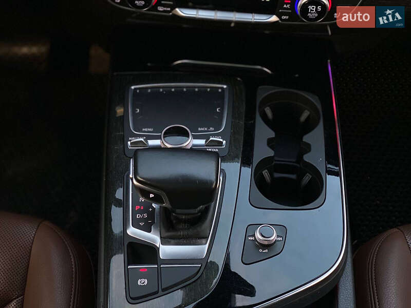 Внедорожник / Кроссовер Audi Q7 2017 в Львове