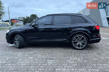 Внедорожник / Кроссовер Audi Q7 2016 в 
