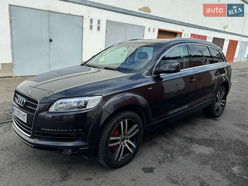 Позашляховик / Кросовер Audi Q7 2006 в 