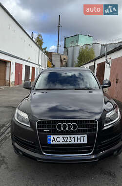 Позашляховик / Кросовер Audi Q7 2006 в 