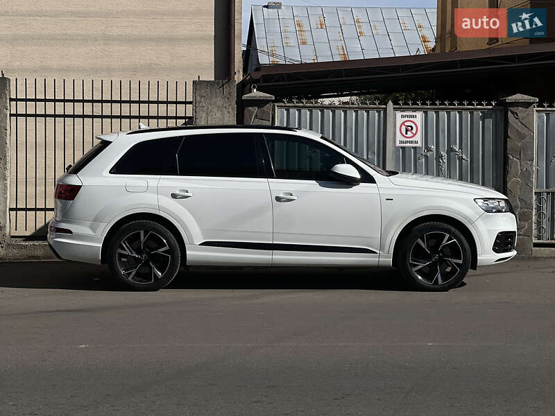 Позашляховик / Кросовер Audi Q7 2019 в Мукачевому