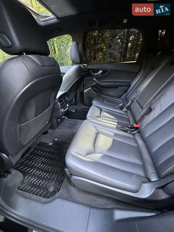 Внедорожник / Кроссовер Audi Q7 2017 в Львове