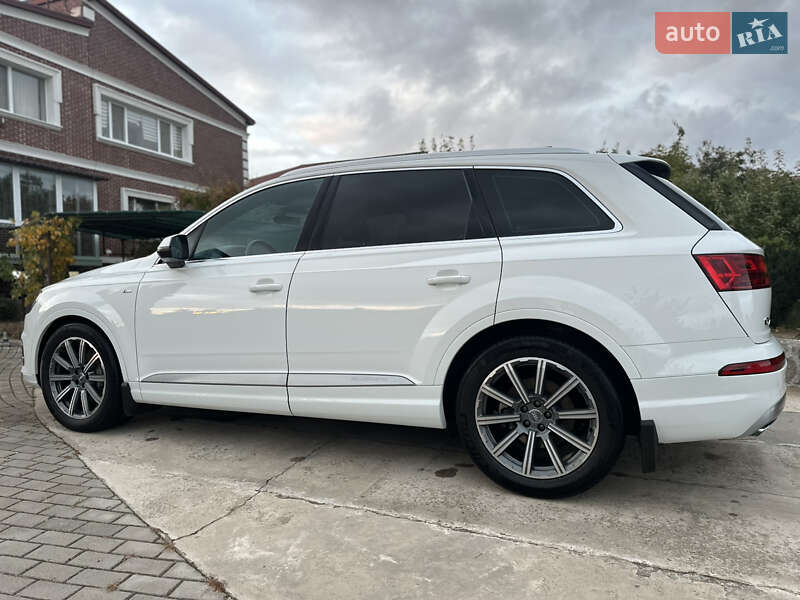 Позашляховик / Кросовер Audi Q7 2018 в Києві