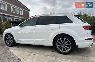 Внедорожник / Кроссовер Audi Q7 2018 в 