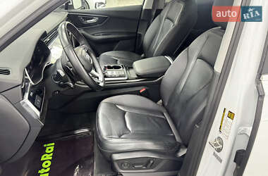 Внедорожник / Кроссовер Audi Q7 2022 в 