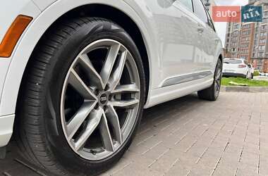 Внедорожник / Кроссовер Audi Q7 2017 в 