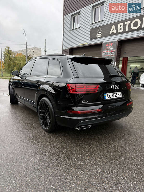 Позашляховик / Кросовер Audi Q7 2017 в Харкові