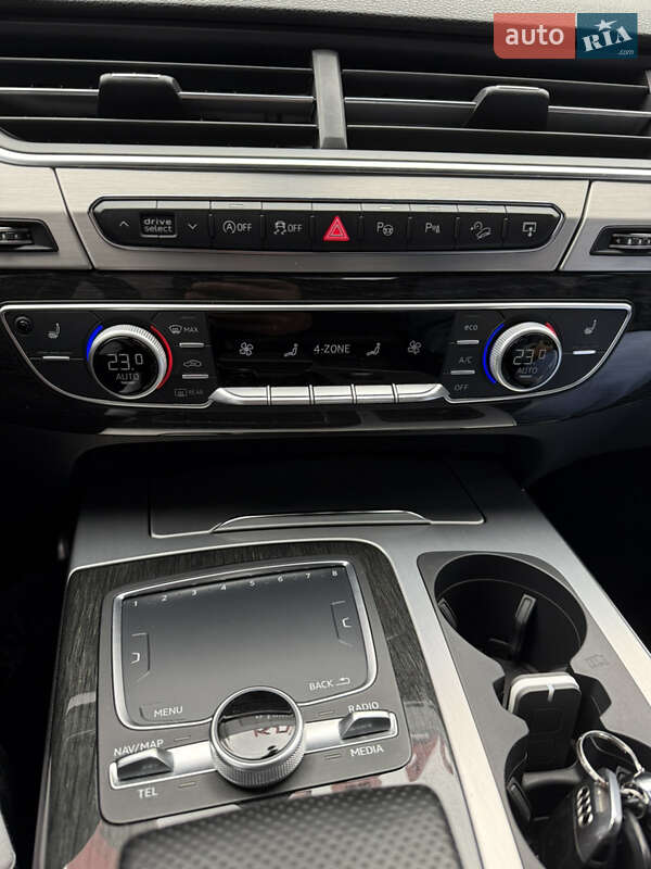 Позашляховик / Кросовер Audi Q7 2017 в Харкові