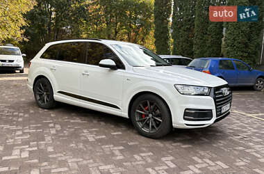 Внедорожник / Кроссовер Audi Q7 2015 в 