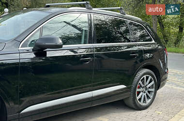 Позашляховик / Кросовер Audi Q7 2017 в 