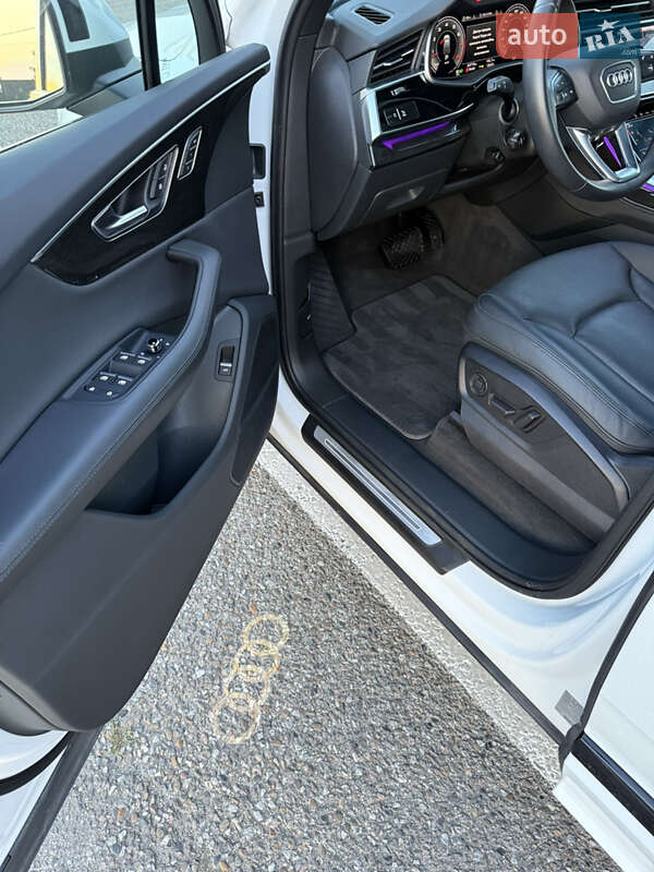 Внедорожник / Кроссовер Audi Q7 2020 в Черновцах