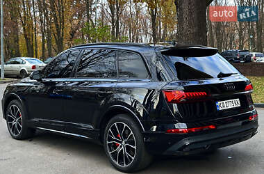 Позашляховик / Кросовер Audi Q7 2020 в  фото 9 Позашляховик / Кросовер Audi Q7 2020 в
