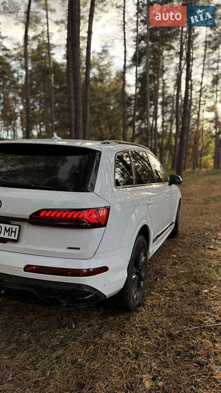 Позашляховик / Кросовер Audi Q7 2021 в Харкові