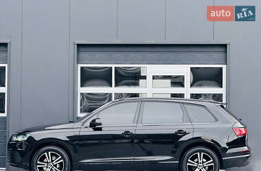 Внедорожник / Кроссовер Audi Q7 2016 в 