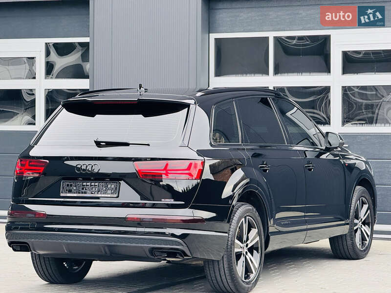 Позашляховик / Кросовер Audi Q7 2016 в Мукачевому
