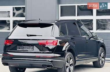 Внедорожник / Кроссовер Audi Q7 2016 в 