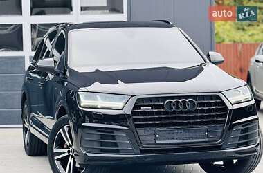 Внедорожник / Кроссовер Audi Q7 2016 в 