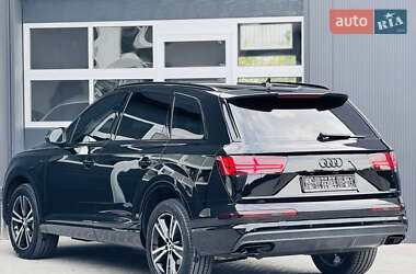Внедорожник / Кроссовер Audi Q7 2016 в 
