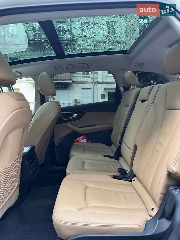 Позашляховик / Кросовер Audi Q7 2020 в Києві