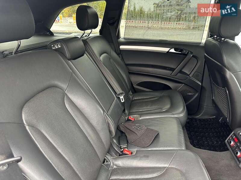 Внедорожник / Кроссовер Audi Q7 2011 в Золочеве