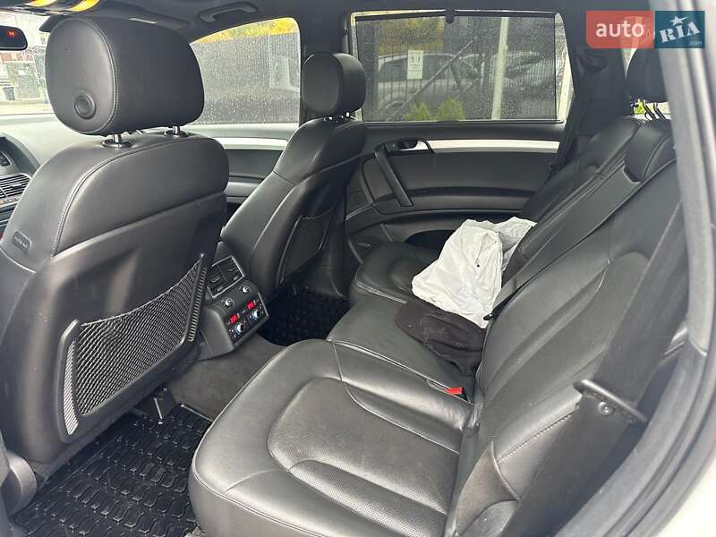 Внедорожник / Кроссовер Audi Q7 2011 в Золочеве
