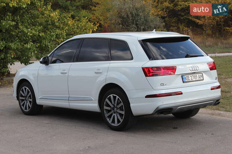 Позашляховик / Кросовер Audi Q7 2015 в Дніпрі