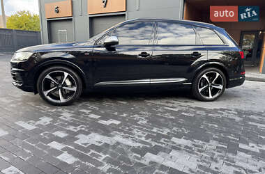 Позашляховик / Кросовер Audi Q7 2017 в 
