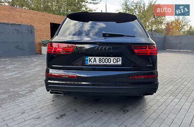 Позашляховик / Кросовер Audi Q7 2017 в 