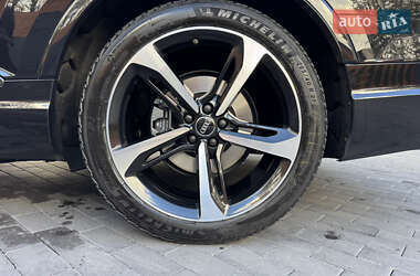 Позашляховик / Кросовер Audi Q7 2017 в 