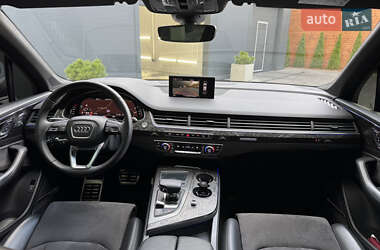 Позашляховик / Кросовер Audi Q7 2017 в 