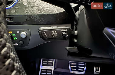 Позашляховик / Кросовер Audi Q7 2017 в 