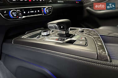 Позашляховик / Кросовер Audi Q7 2017 в 