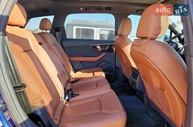Позашляховик / Кросовер Audi Q7 2023 в 