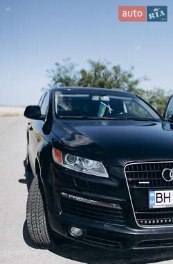 Позашляховик / Кросовер Audi Q7 2007 в 
