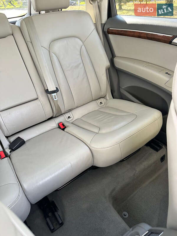 Позашляховик / Кросовер Audi Q7 2013 в Володимирі
