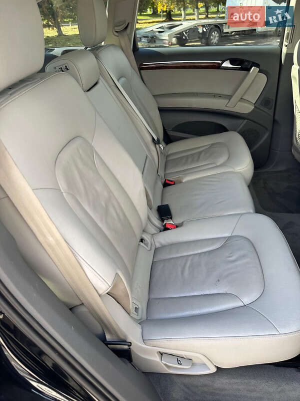 Позашляховик / Кросовер Audi Q7 2013 в Володимирі