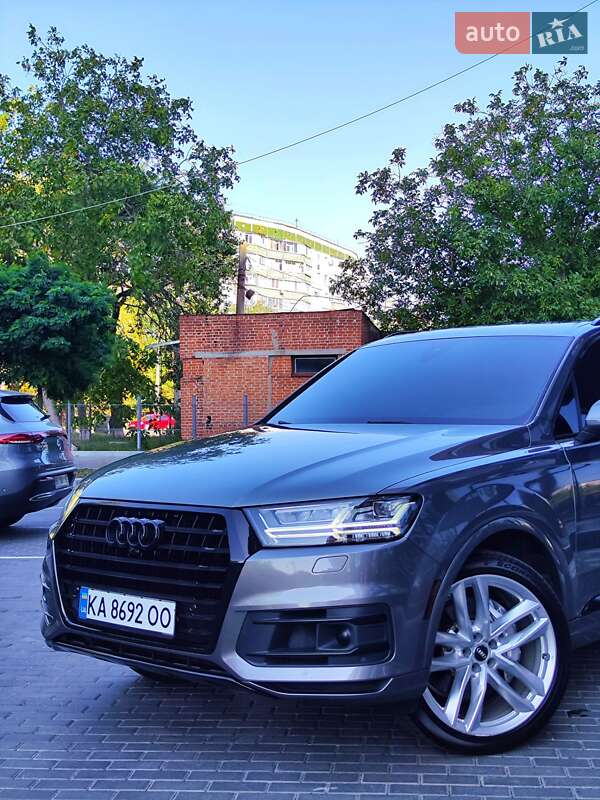 Внедорожник / Кроссовер Audi Q7 2016 в Полтаве