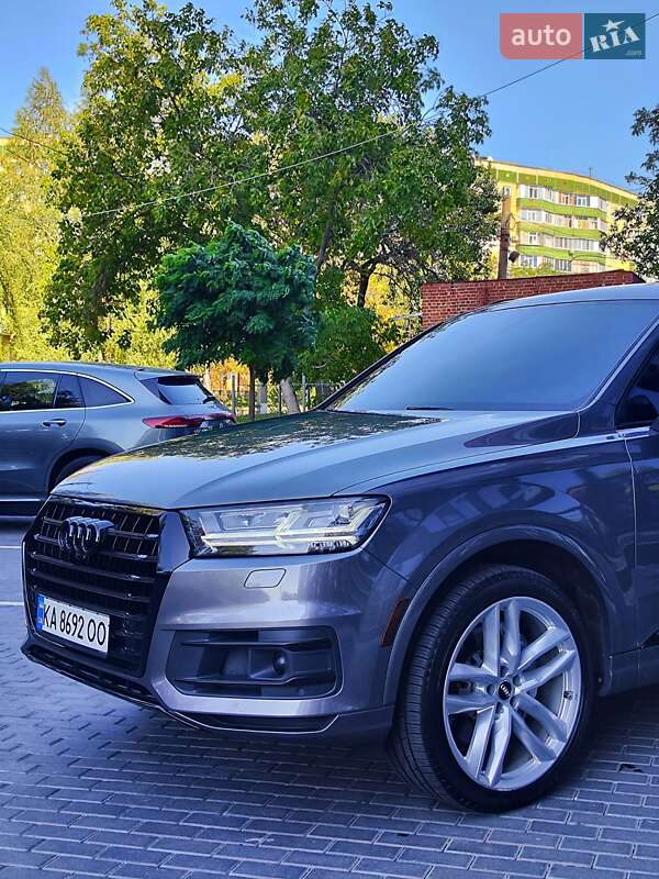 Внедорожник / Кроссовер Audi Q7 2016 в Полтаве