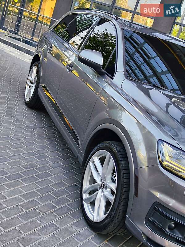 Внедорожник / Кроссовер Audi Q7 2016 в Полтаве
